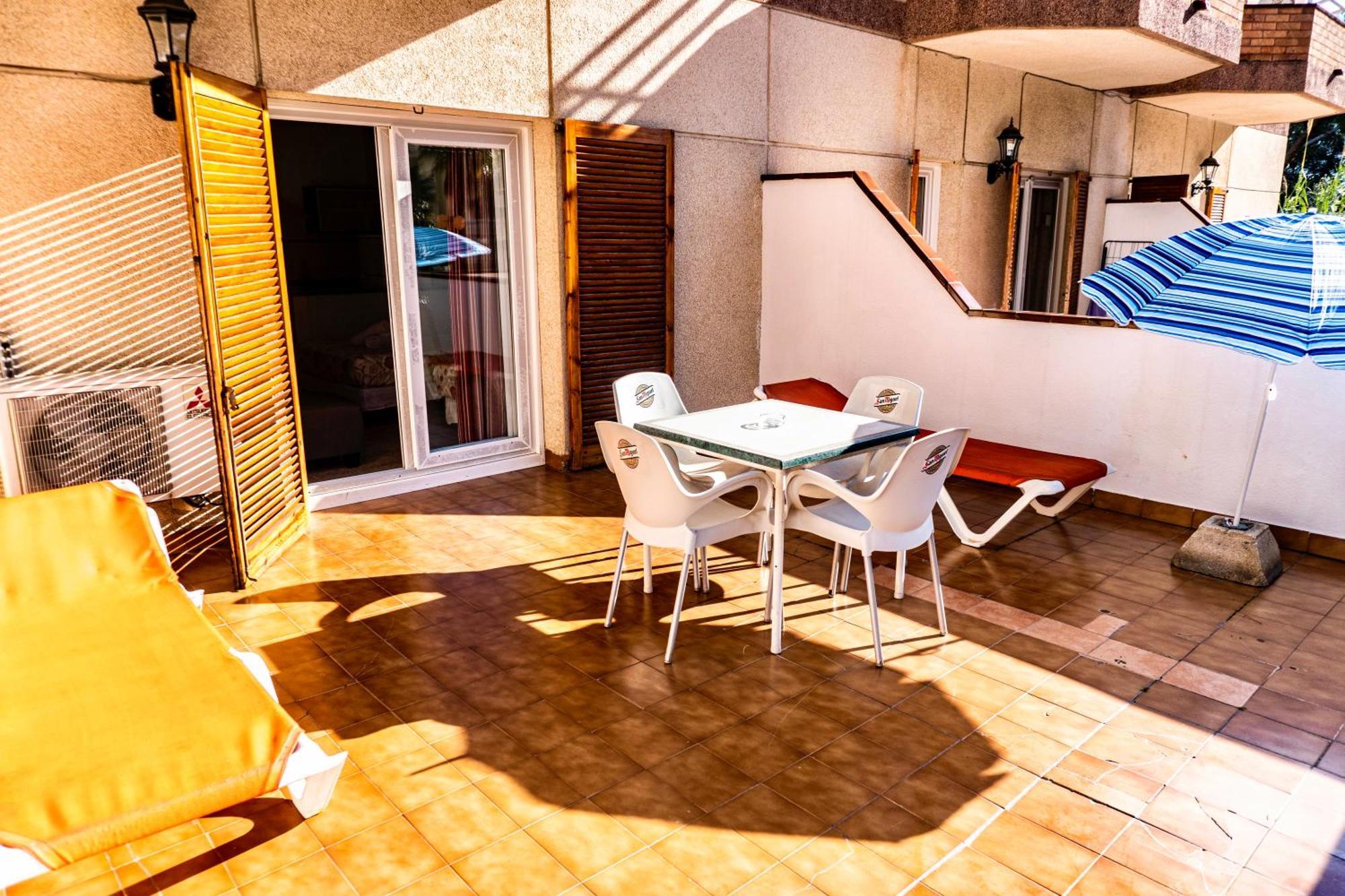 Eva Aparthotel Lloret de Mar Exterior foto